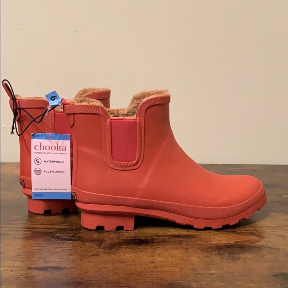 Women’s Chooka Delridge Chelsea Boots Red